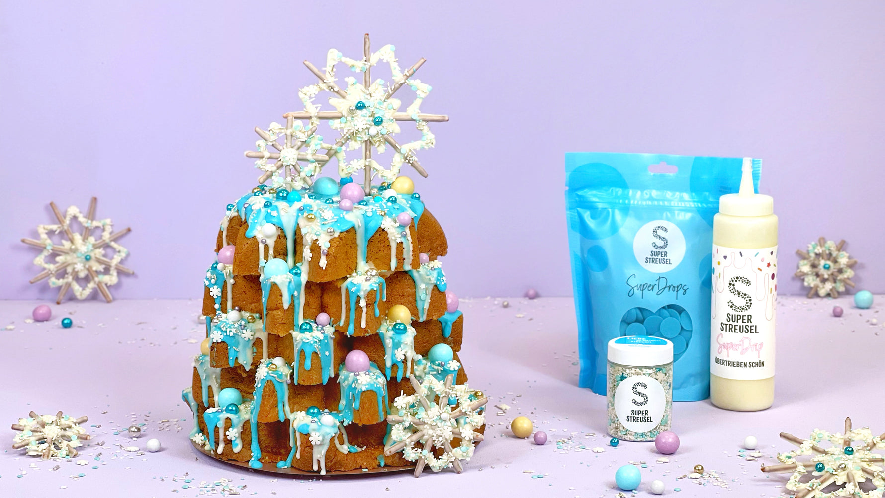 Pandoro Snowflake Cake